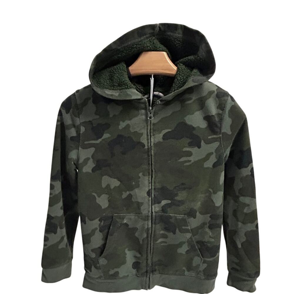 Cat & Jack sz M 8/10 Green camoflauge zip up hoodie fuzzy lining inside hood